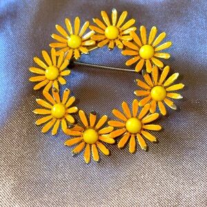 Vintage Signed WEISS Orange and Yellow Enameled Daisy Brooch/Pin